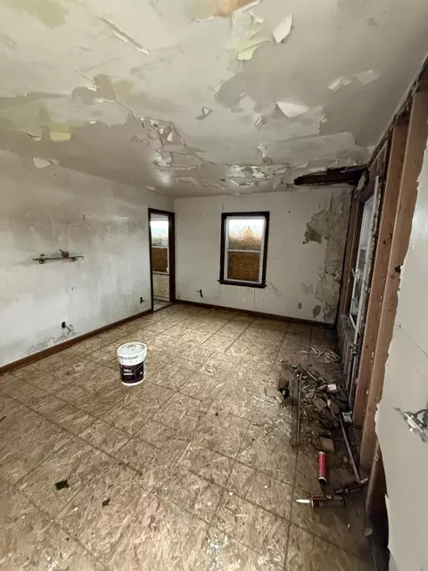 Bedroom - 908 E 44th Ave, Gary, IN 46409 photo 2 of 2