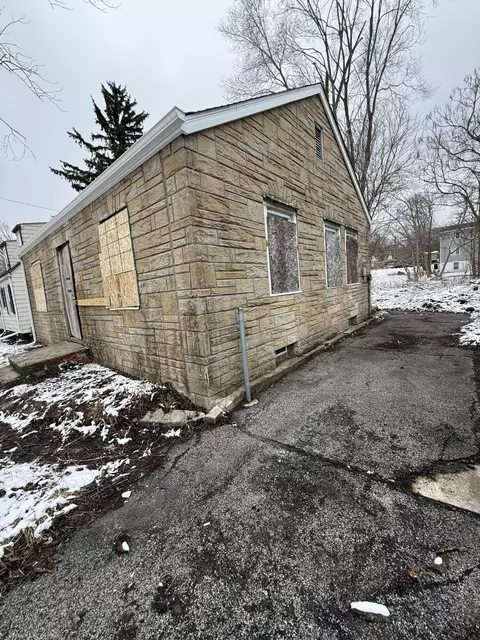 Exterior - 908 E 44th Ave, Gary, IN 46409 photo 2 of 3