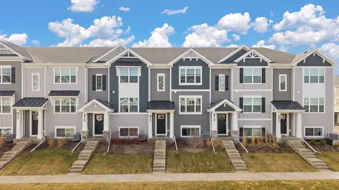 8737 Clover Ln, Saint John, IN 46373