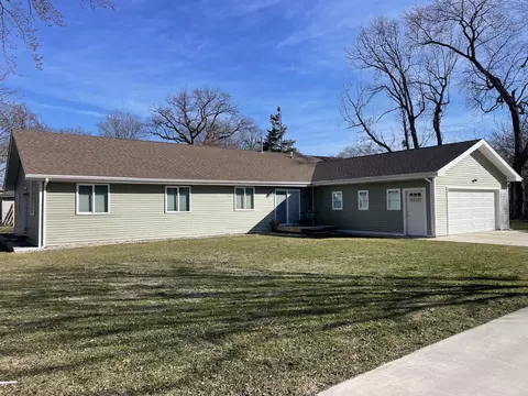 2715 Fayette St, Lake Station, IN 46405