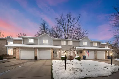 162 Indian Rdg Dr, Michigan City, IN 46360