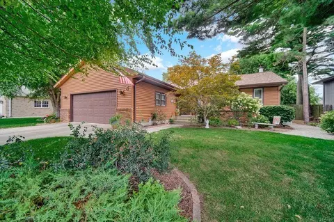 9143 Southmoor Ave, Highland, IN 46322