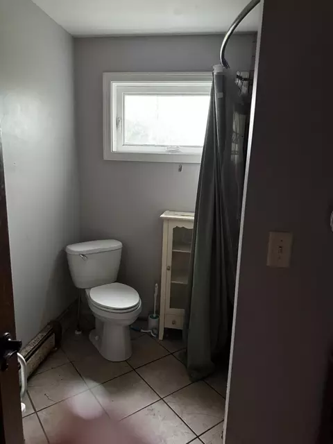 Bath - 2911 E 109th Ave, Crown Point, IN 46307 photo 1 of 4