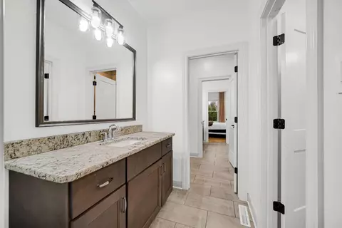Entry Way - 9695 Jonathan Ct, Saint John, IN 46373 photo 2 of 3