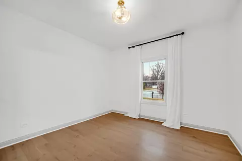 Bedroom - 9695 Jonathan Ct, Saint John, IN 46373 photo 3 of 5