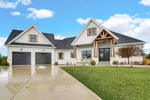 9695 Jonathan Ct, Saint John, IN 46373