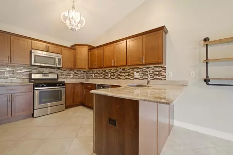 Kitchen - 862 Veterans Ln, Crown Point, IN 46307 photo 2 of 5