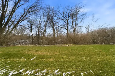 Exterior - 862 Veterans Ln, Crown Point, IN 46307 photo 2 of 3