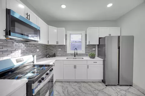 Kitchen - 4200 Monroe St, Gary, IN 46408 photo 2 of 3