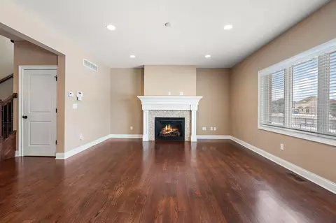 Living - 10057 New Devon St, Munster, IN 46321 photo 3 of 6