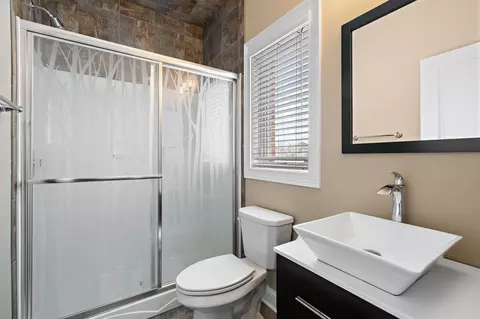 Bath - 10057 New Devon St, Munster, IN 46321 photo 1 of 8