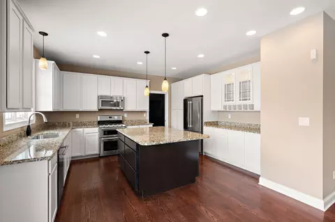 Kitchen - 10057 New Devon St, Munster, IN 46321 photo 2 of 5