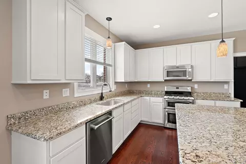 Kitchen - 10057 New Devon St, Munster, IN 46321 photo 3 of 5