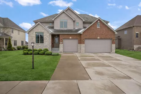 Exterior - 10057 New Devon St, Munster, IN 46321 photo 2 of 3