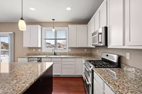 Kitchen - 10057 New Devon St, Munster, IN 46321 photo 5 of 5