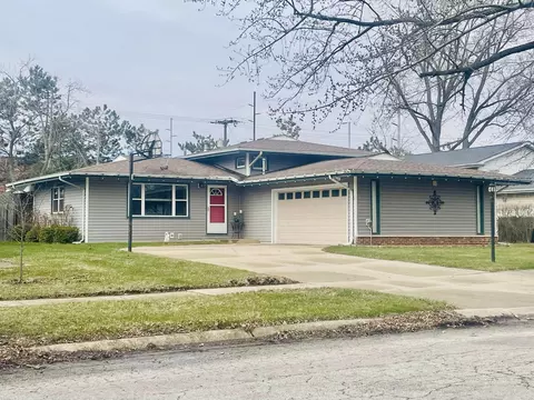 9320 Roosevelt Pl, Crown Point, IN 46307
