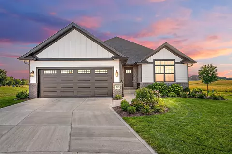13973 Blue Sky Ct, Saint John, IN 46373