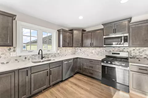 Kitchen - 13973 Blue Sky Ct, Saint John, IN 46373 photo 1 of 4