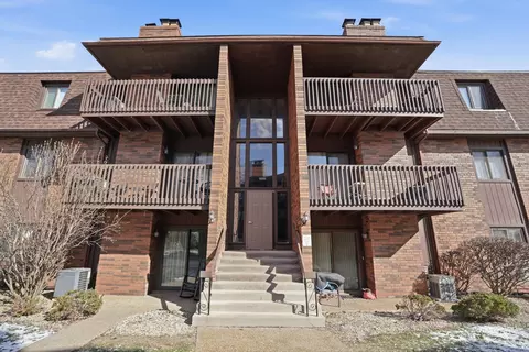 Exterior - 2007 W 45th St #307, Highland, IN 46322 photo 1 of 3