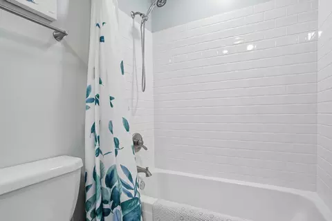 Bath - 405 N Griffith Blvd, Griffith, IN 46319 photo 2 of 3