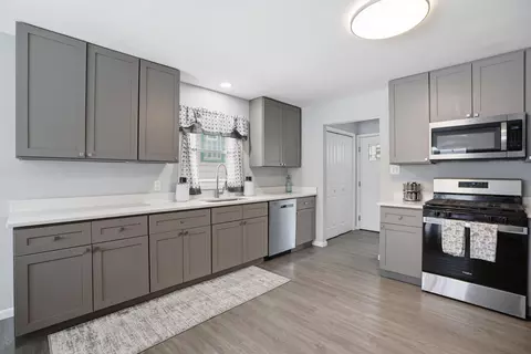 Kitchen - 405 N Griffith Blvd, Griffith, IN 46319 photo 2 of 2