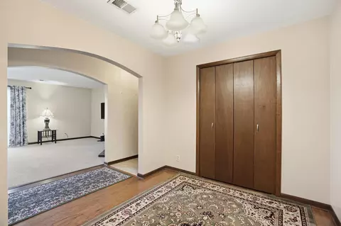 Entry Way - 1630 Camellia Dr #B-1, Munster, IN 46321 photo 1 of 1