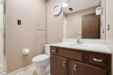 Bath - 1630 Camellia Dr #B-1, Munster, IN 46321 photo 2 of 2