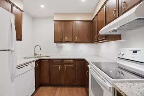 Kitchen - 1630 Camellia Dr #B-1, Munster, IN 46321 photo 1 of 2