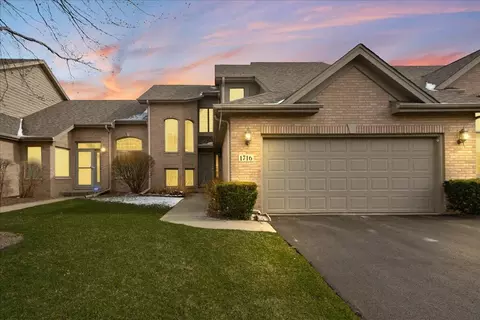 1716 Apple Blossom Dr, Munster, IN 46321