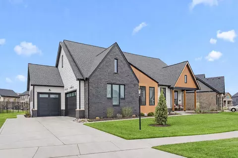 13340 Redbud Dr, Saint John, IN 46373