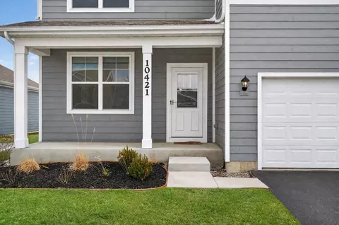 10421 Privet Dr, Saint John, IN 46373