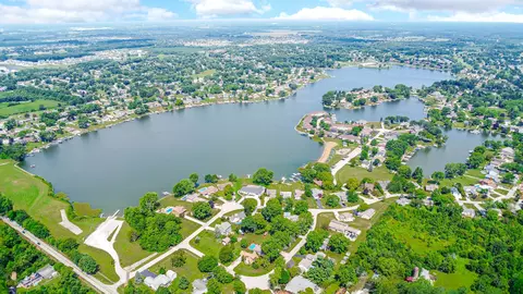 View/Area - 5040 Spinnaker Ln #C, Crown Point, IN 46307 photo 6 of 6