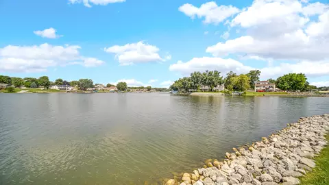 View/Area - 5040 Spinnaker Ln #C, Crown Point, IN 46307 photo 2 of 6
