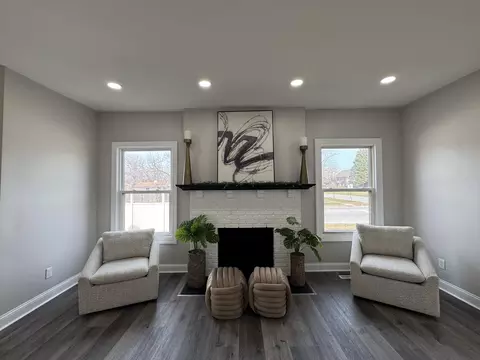 Living - 800 Buchanan St, Gary, IN 46402 photo 2 of 3