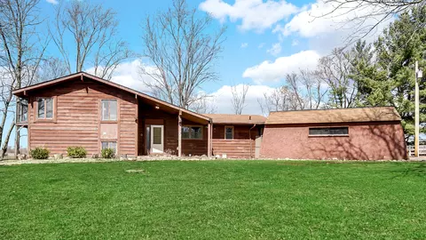 Exterior - 3050 E 139th Ave, Crown Point, IN 46307 photo 8 of 11