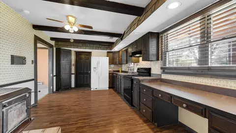 Kitchen - 3050 E 139th Ave, Crown Point, IN 46307 photo 2 of 2