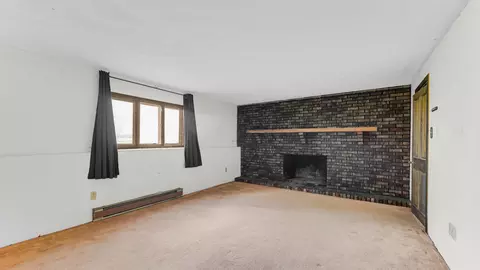 Living - 3050 E 139th Ave, Crown Point, IN 46307 photo 4 of 4