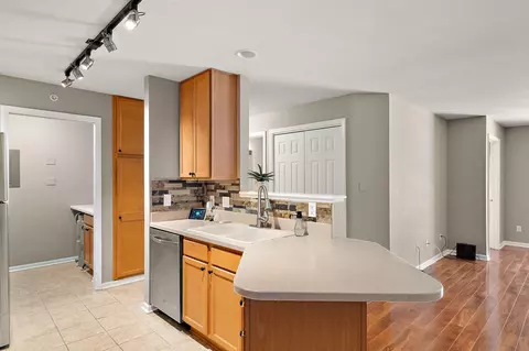 Kitchen - 10404 White Oak Ln #2A, Munster, IN 46321 photo 3 of 5