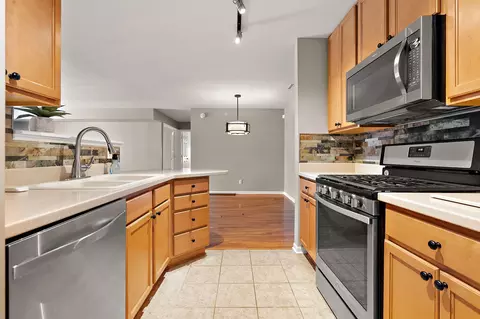 Kitchen - 10404 White Oak Ln #2A, Munster, IN 46321 photo 5 of 5