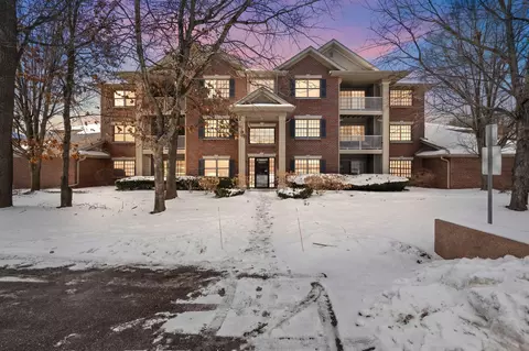 10404 White Oak Ln #2A, Munster, IN 46321