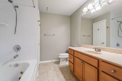 Bath - 10404 White Oak Ln #2A, Munster, IN 46321 photo 2 of 2