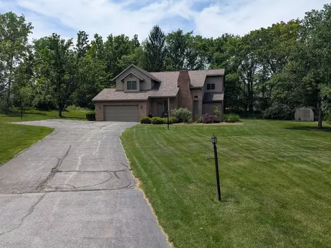 158 York Cir, Valparaiso, IN 46385