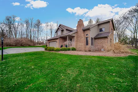 158 York Cir, Valparaiso, IN 46385