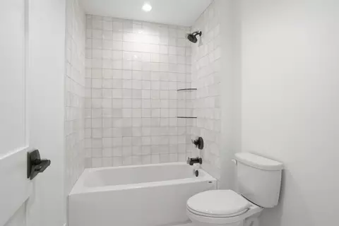 Bath - 9631 Sweetspire Ave, Saint John, IN 46373 photo 7 of 9
