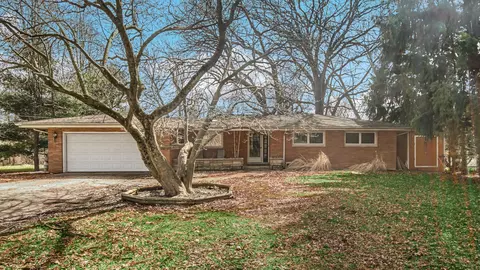 2445 Woodlane Dr, Merrillville, IN 46410