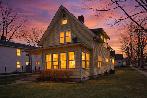 1011 Jackson St, La Porte, IN 46350