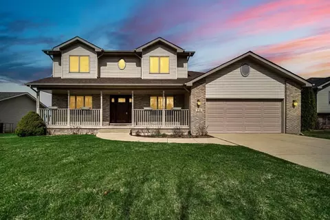 250 W 128th Pl, Crown Point, IN 46307