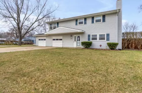 7216 Pierce St, Merrillville, IN 46410