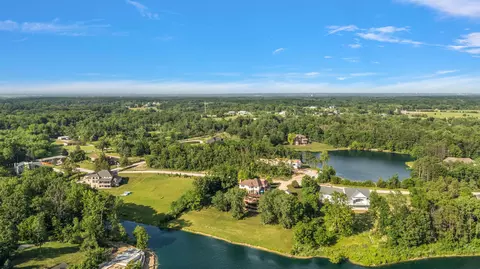 84 Liberty Lakes Dr, Valparaiso, IN 46385