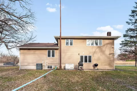 Exterior - 4710 Oak Lane Dr, Griffith, IN 46319 photo 3 of 3
